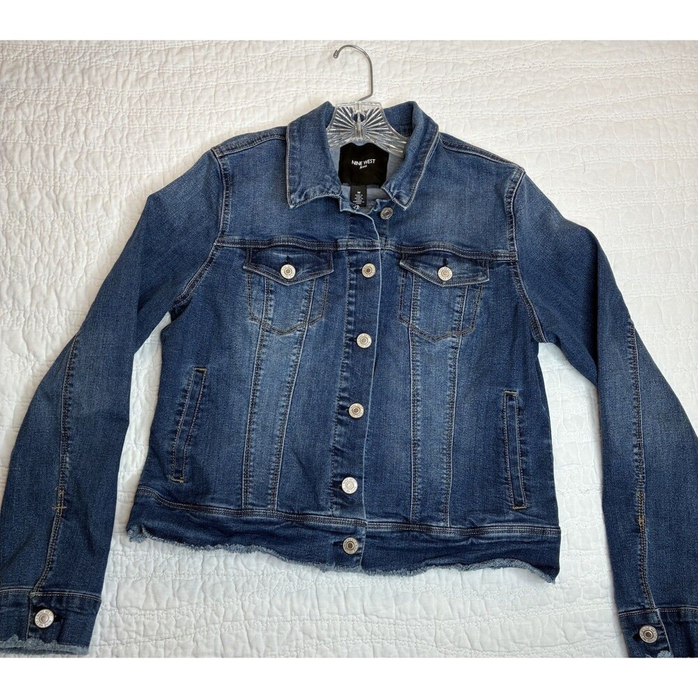 Nine West denim jean jacket Sz M stretchy medium wash frayed hem Indie Y2K vibe
